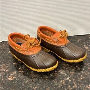 Clark’s Size 7 Duck Boots